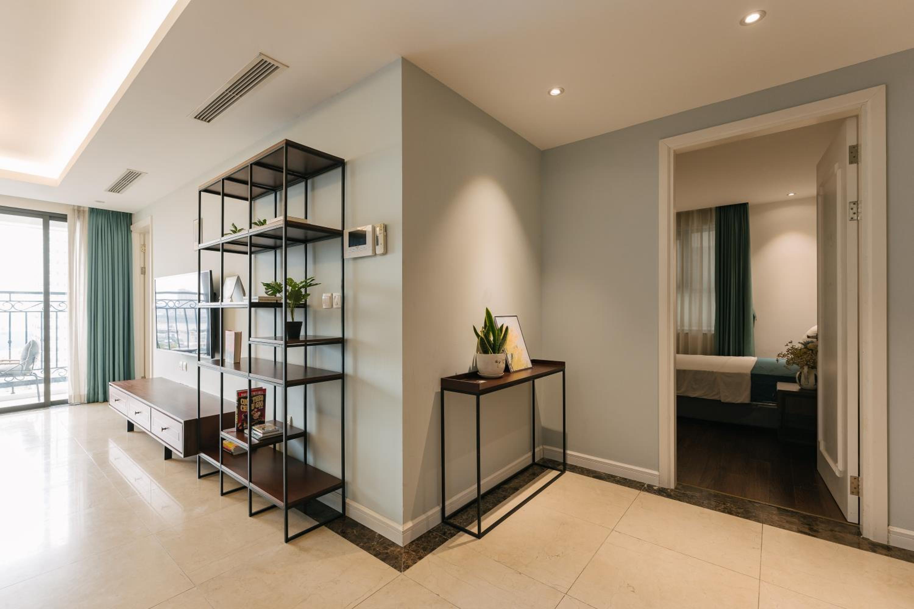 D'Leroi Soleil - Modern Apartment by West Lake