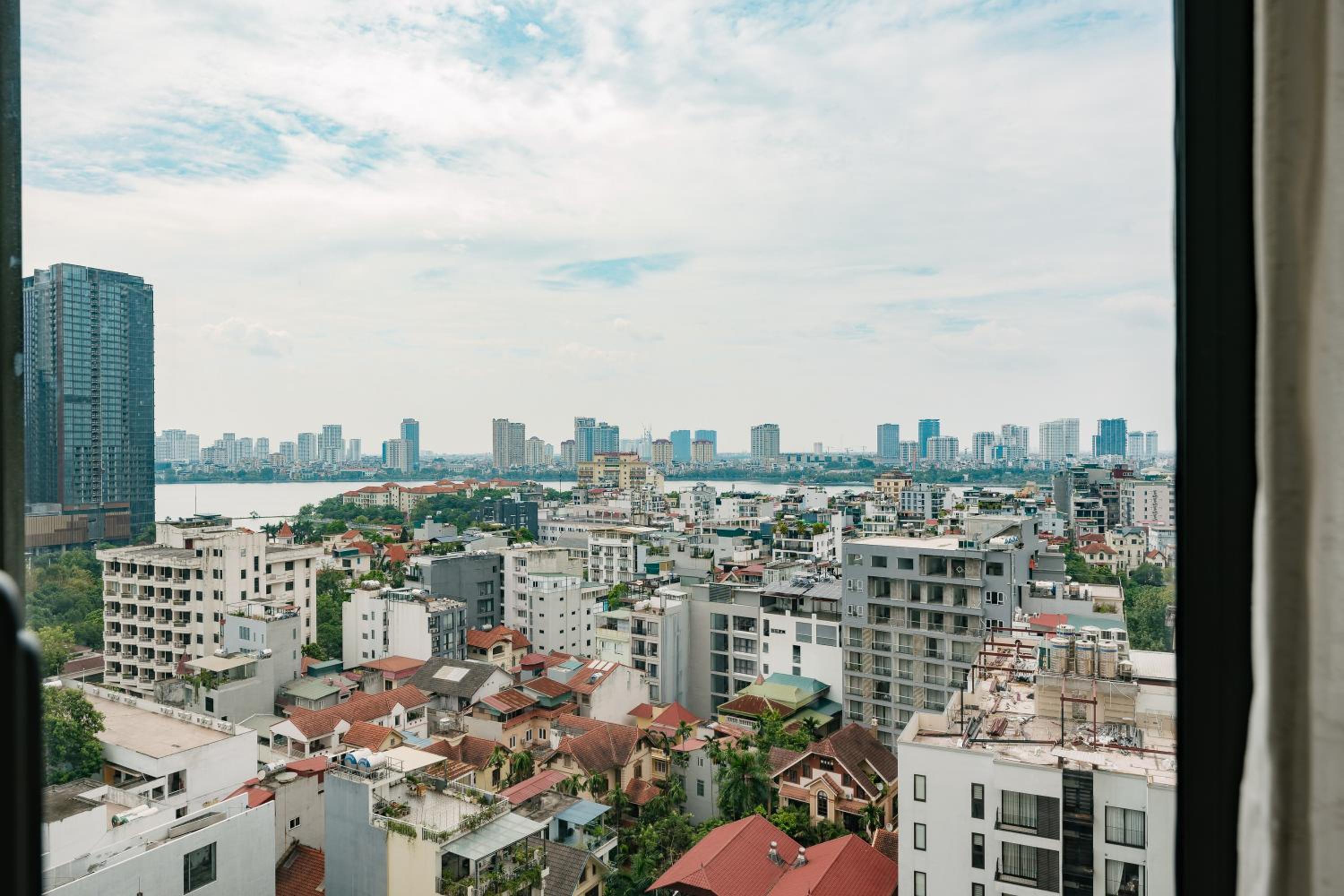 D'Leroi Soleil - Modern Apartment by West Lake