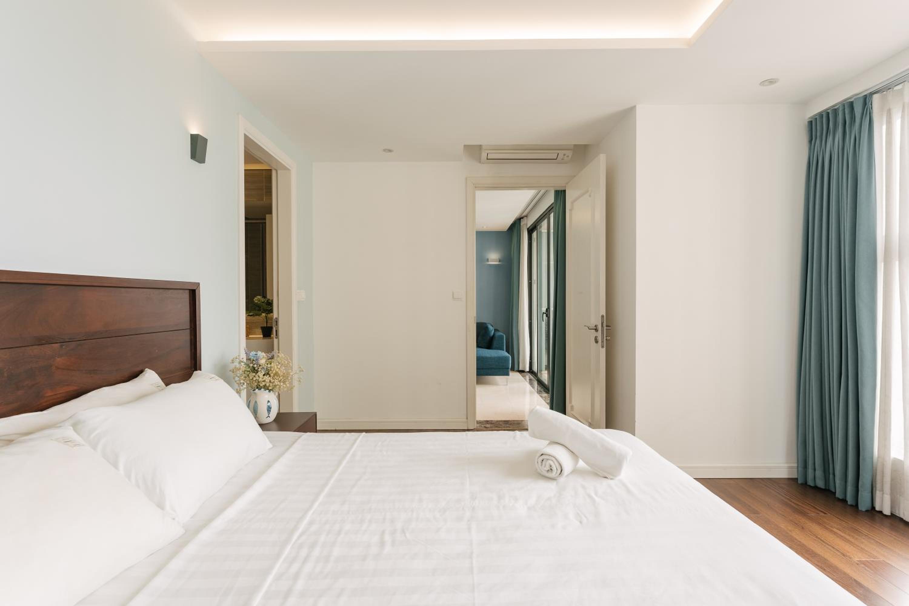 D'Leroi Soleil - Modern Apartment by West Lake