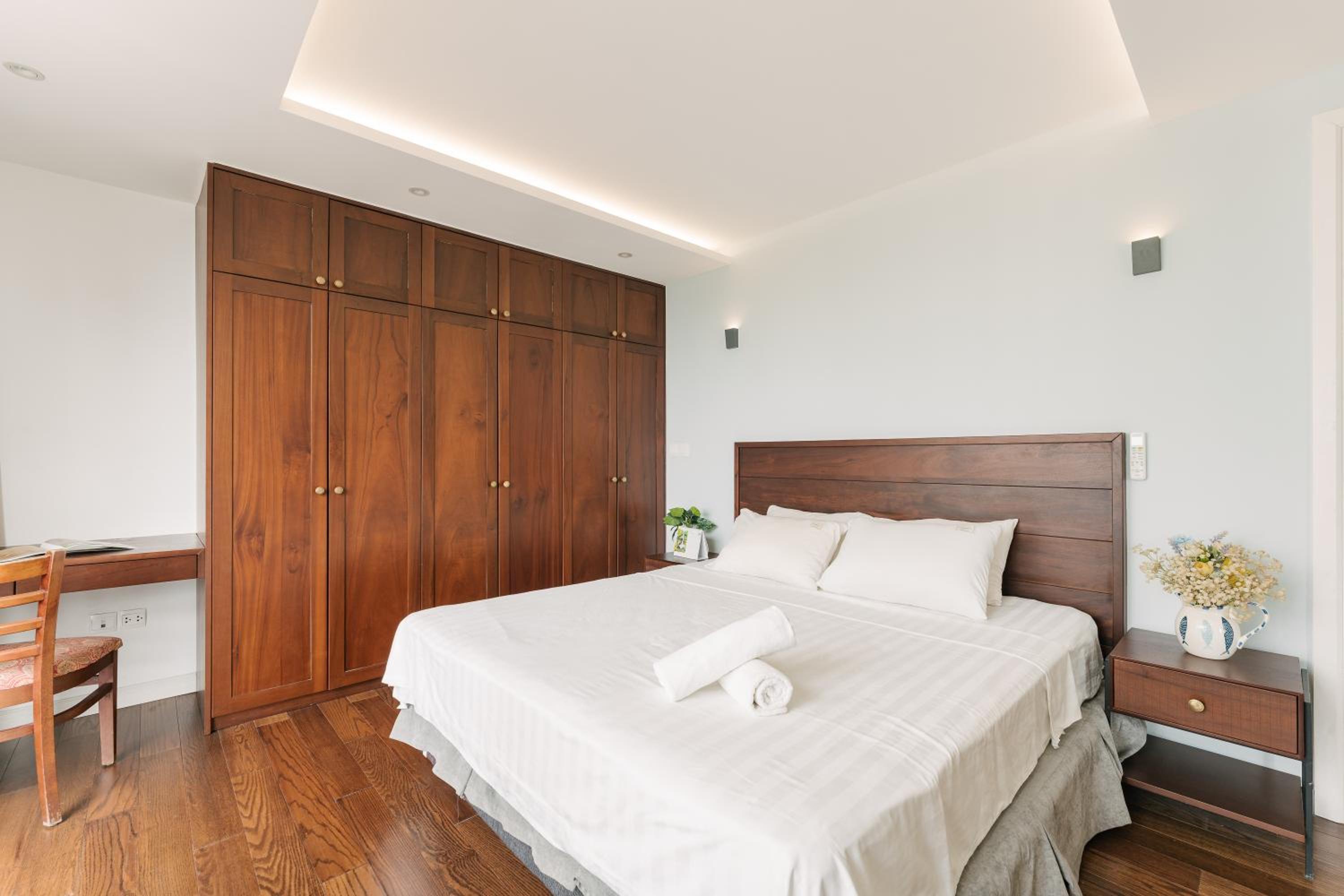 D'Leroi Soleil - Modern Apartment by West Lake