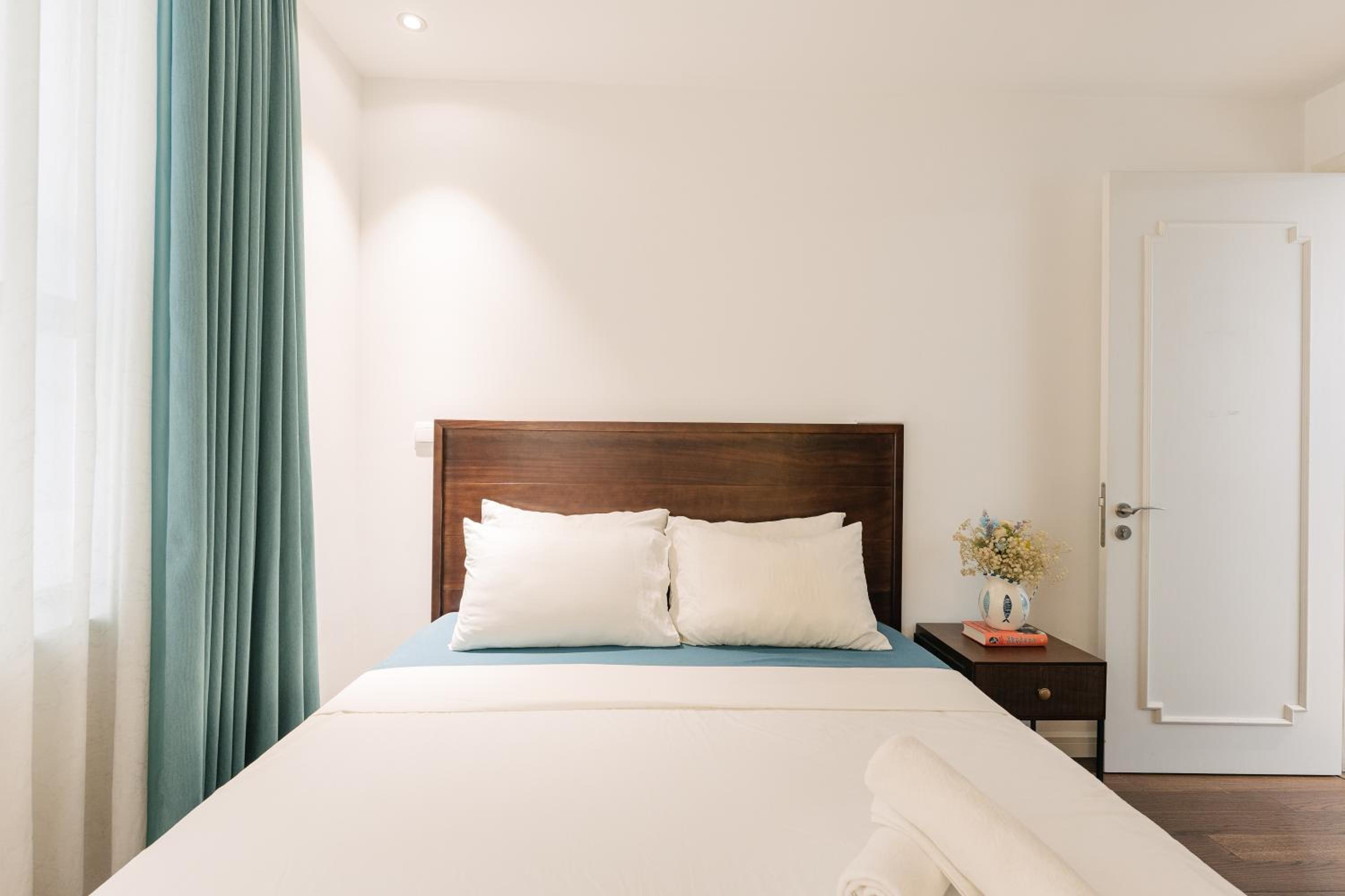 D'Leroi Soleil - Modern Apartment by West Lake
