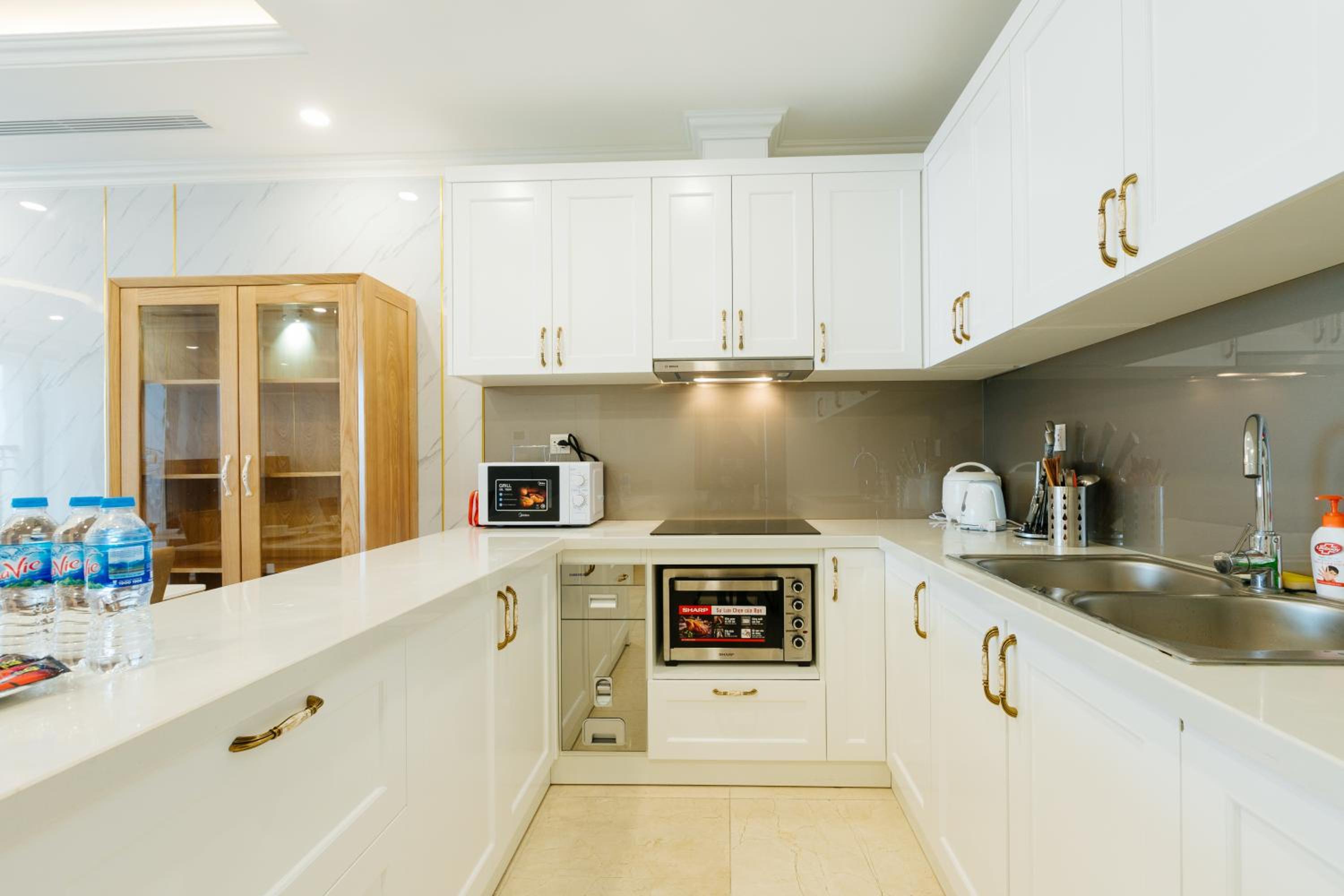 D'Leroi Soleil - Modern Apartment by West Lake