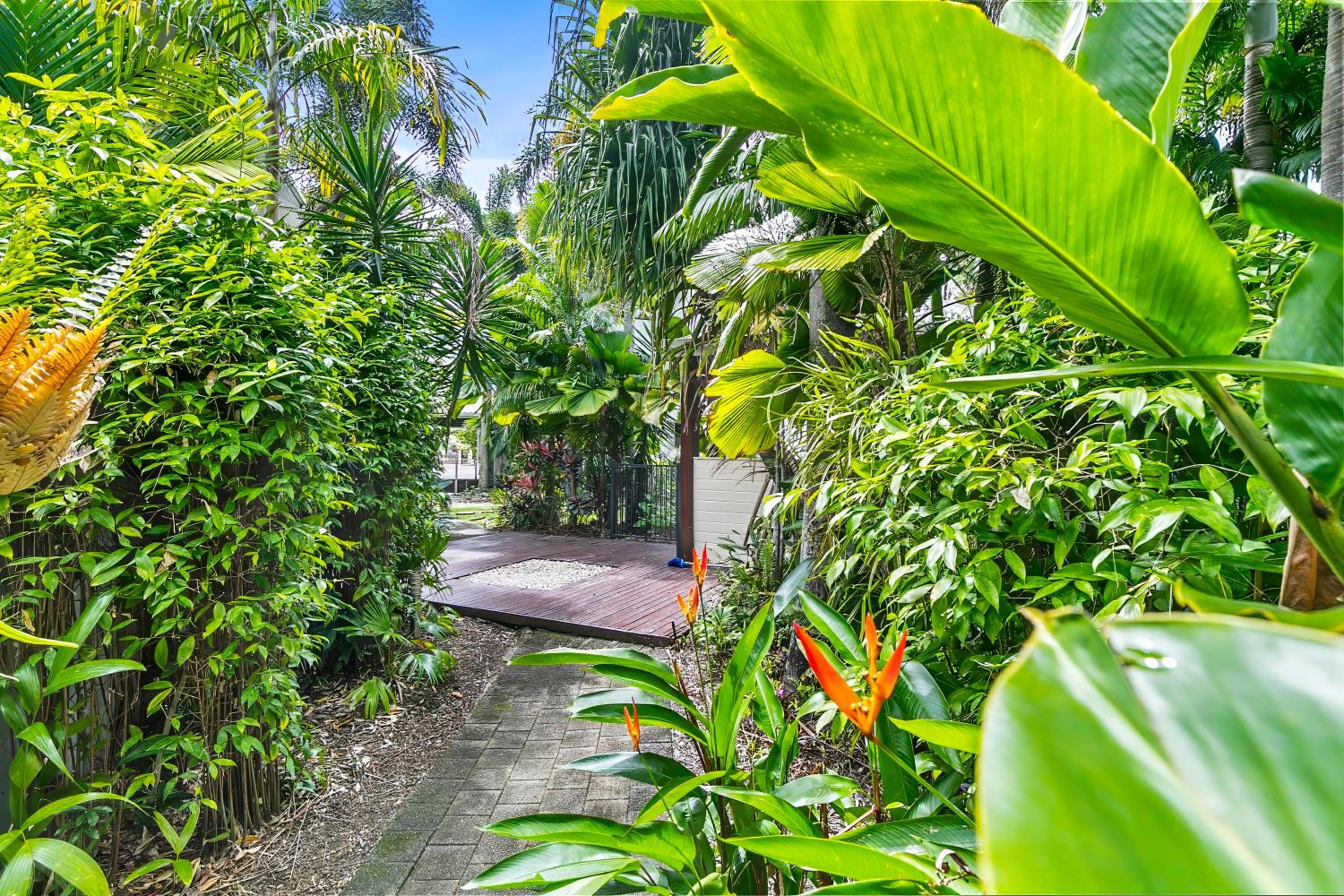 Cozy Cairns Stay - Near Airport, City & Esplanade