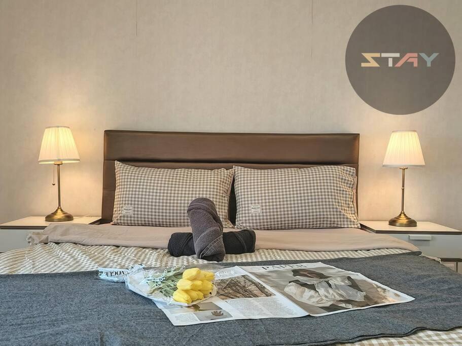 GM 2203 Couple Stylish Netflix 100mbps BySTAY photo 8