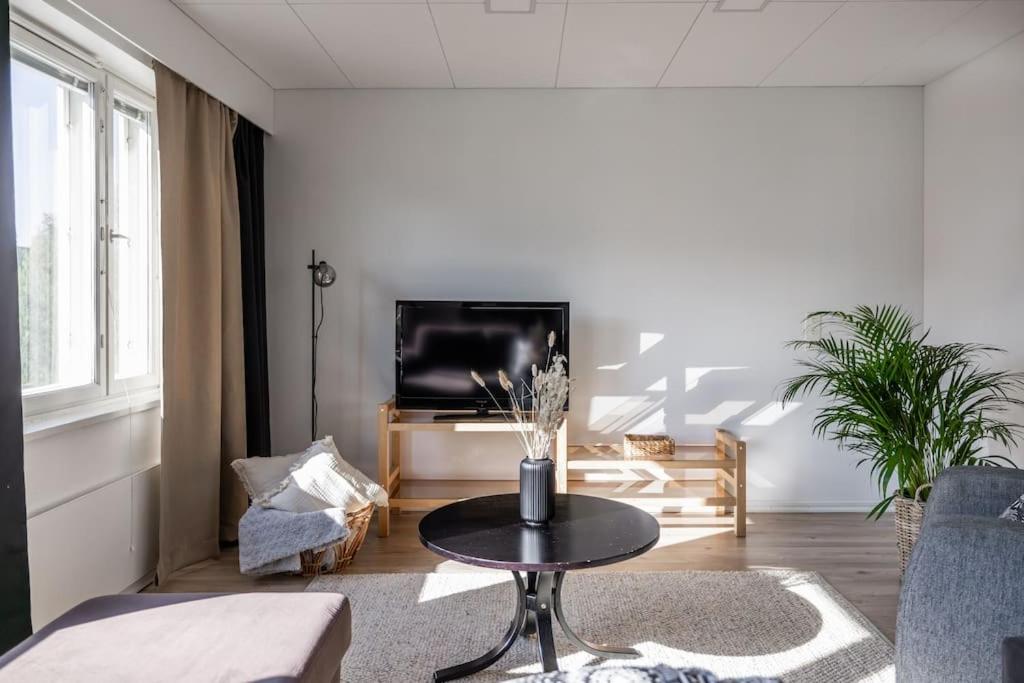 Arctic Haven City Suite