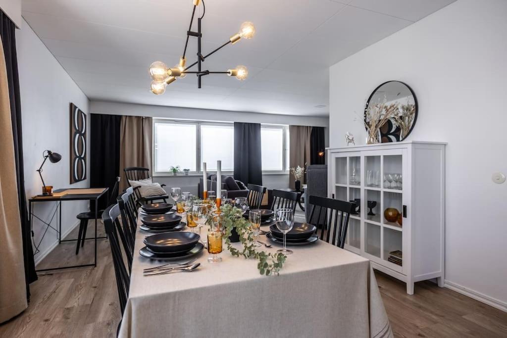 Arctic Haven City Suite