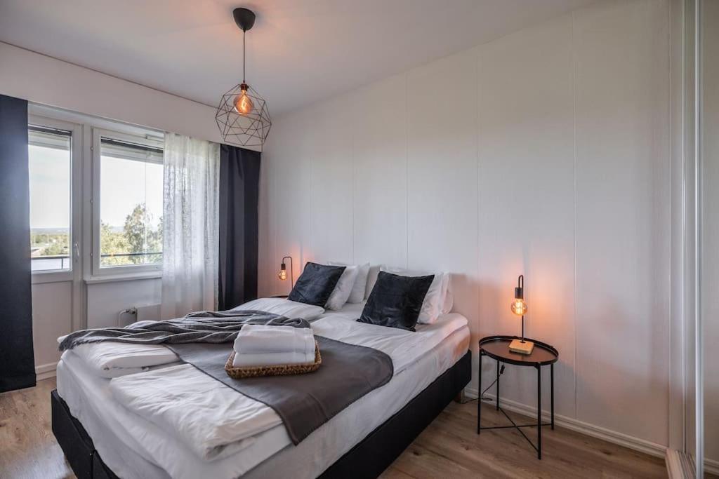 Arctic Haven City Suite