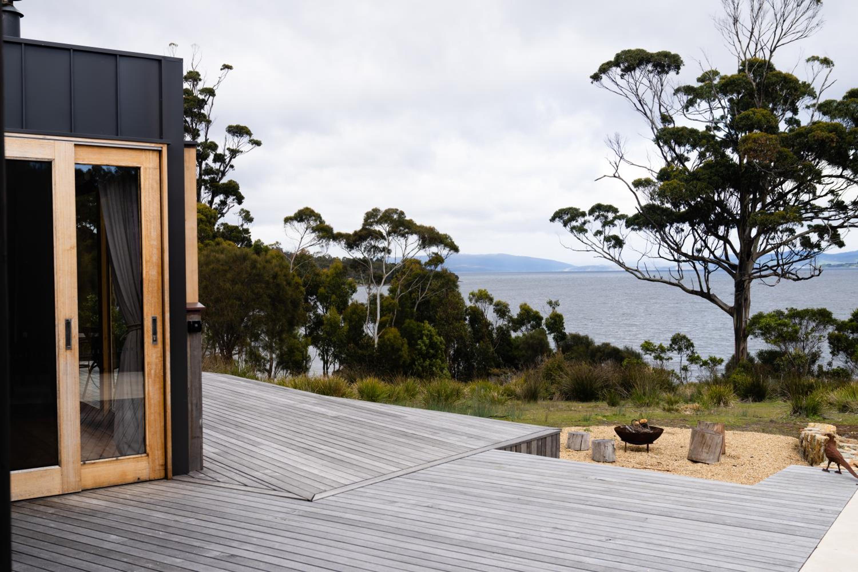 The Hide private Waterfront on Beautiful Bruny