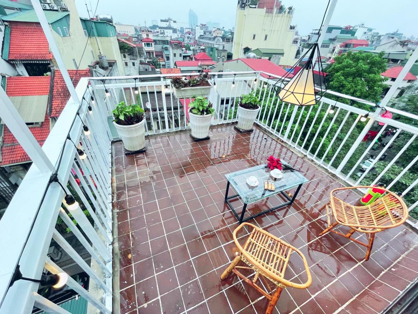 May - AMAYZING SKY VIEW HB