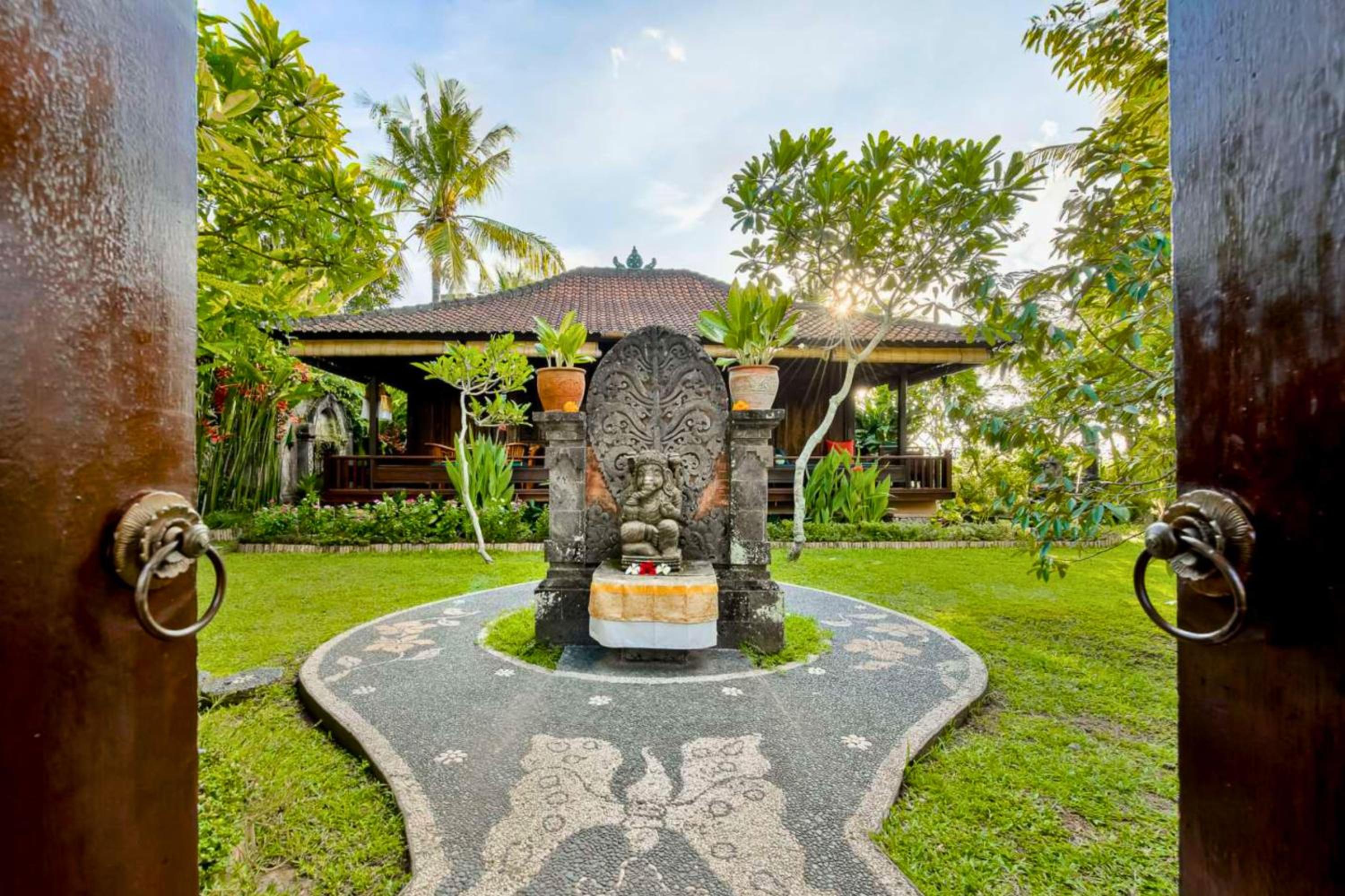 Dihya 1 BR Deluxe Garden Wooden view 4