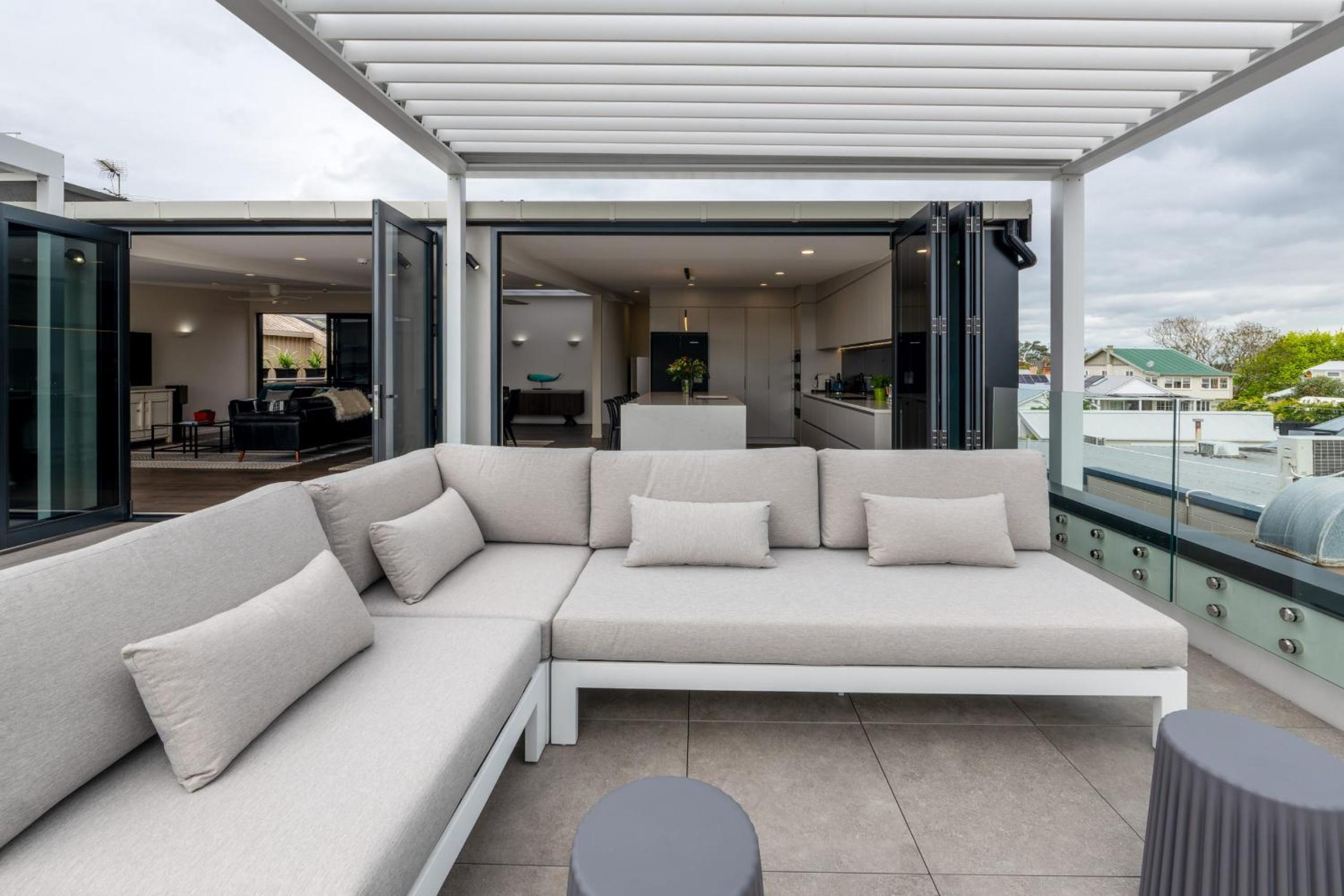 Devonport Dream Destination view 5