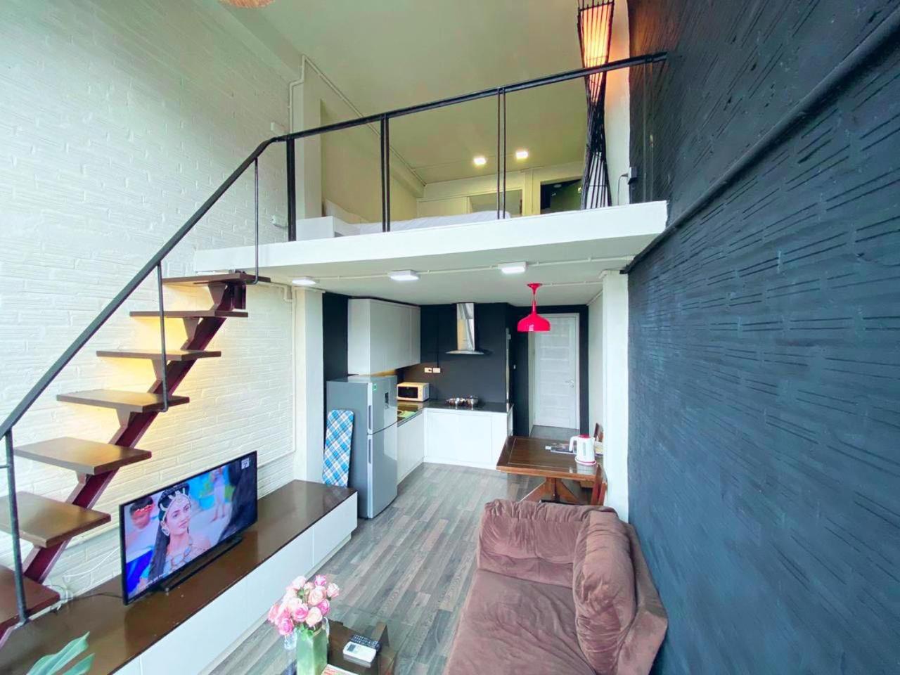 MAY - AMAYZING Duplex City view