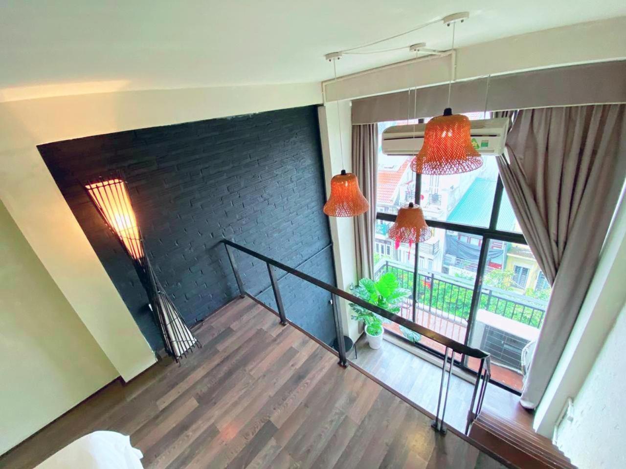 MAY - AMAYZING Duplex City view