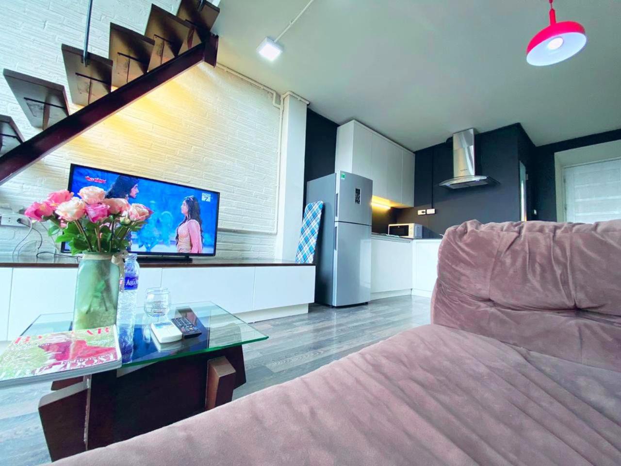 MAY - AMAYZING Duplex City view