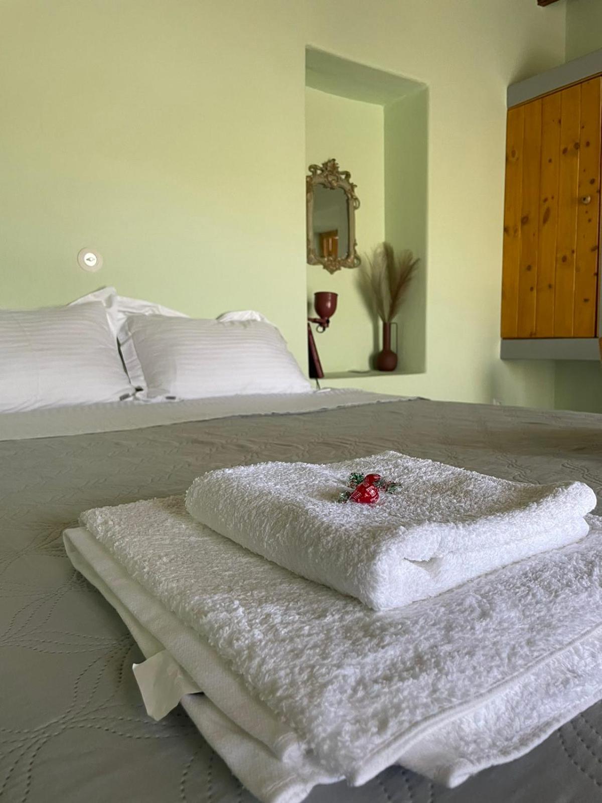 MYRTIA , Traditional Kimolos house view 4