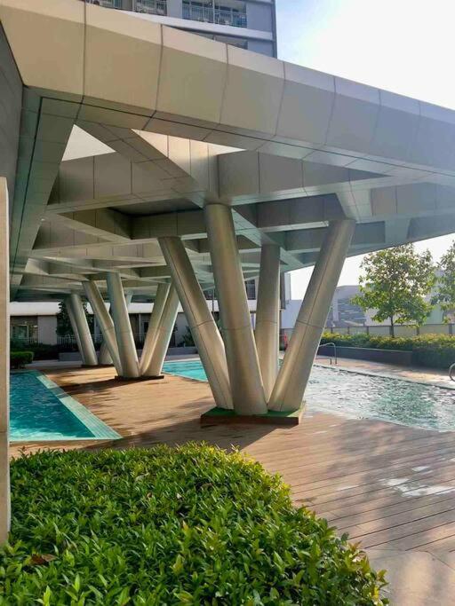 1BR CONDO Fame Residences Mandaluyong- Be My Guest Staycation- Near SM Megamall, Greenfield District, & Ortigas view 4