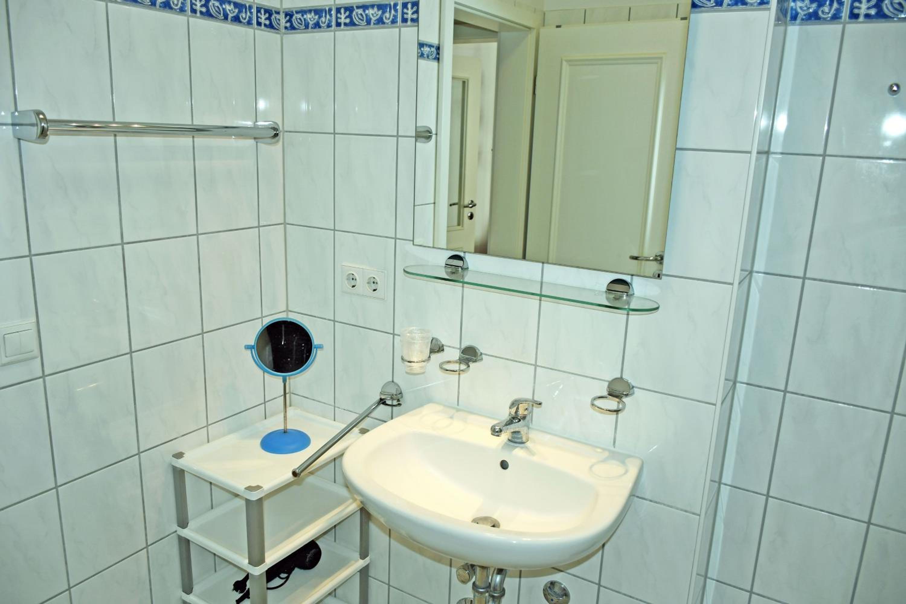Ferienwohnung mit Balkon 500 m bis zum Strand VH