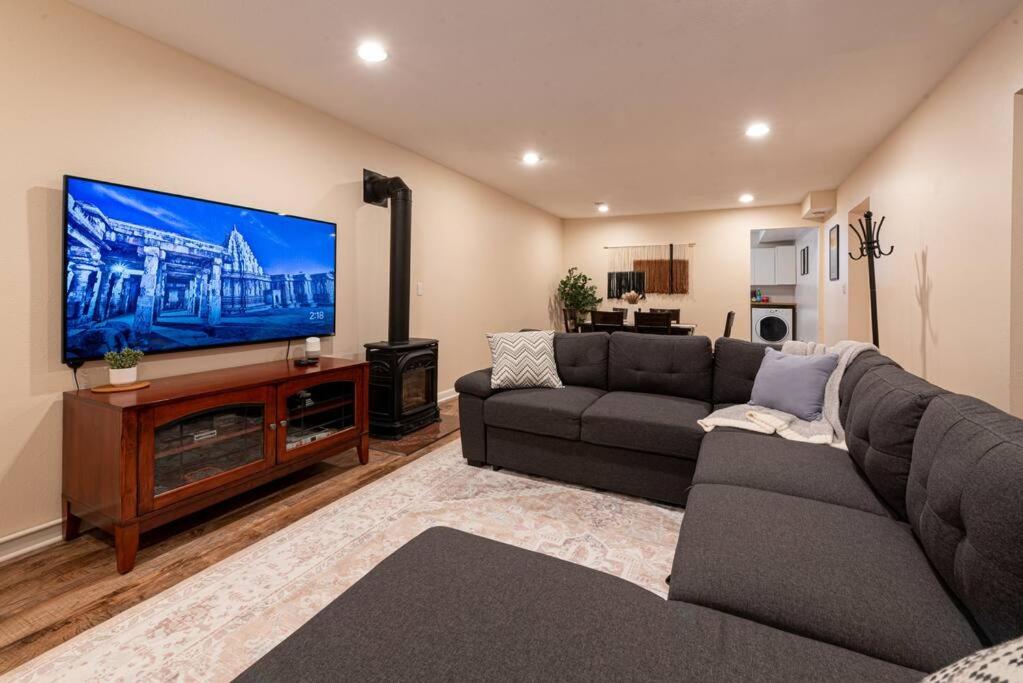Highlands Haven, Cozy Retreat in Historical Center view 2