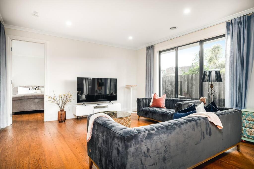 Family Fairyland 4 BRM 3 BATH near Chadstone SC