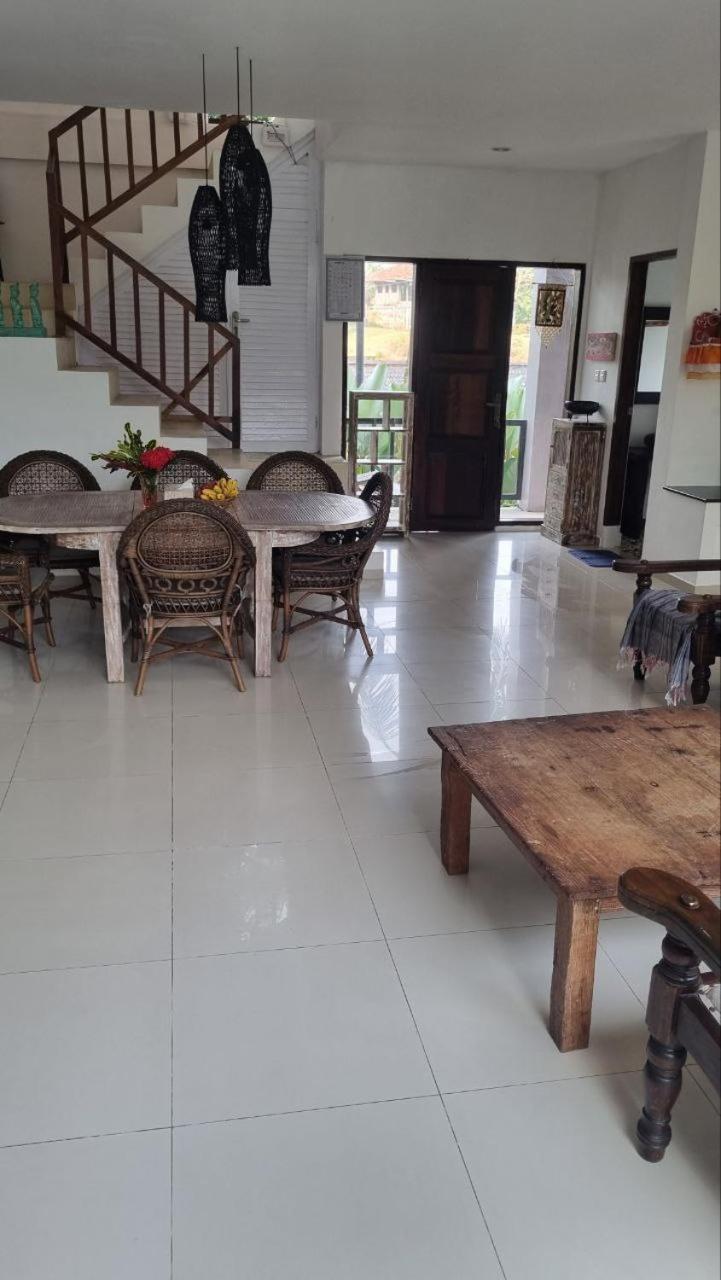 2 bedrooms villa with ocean views Balian Beach