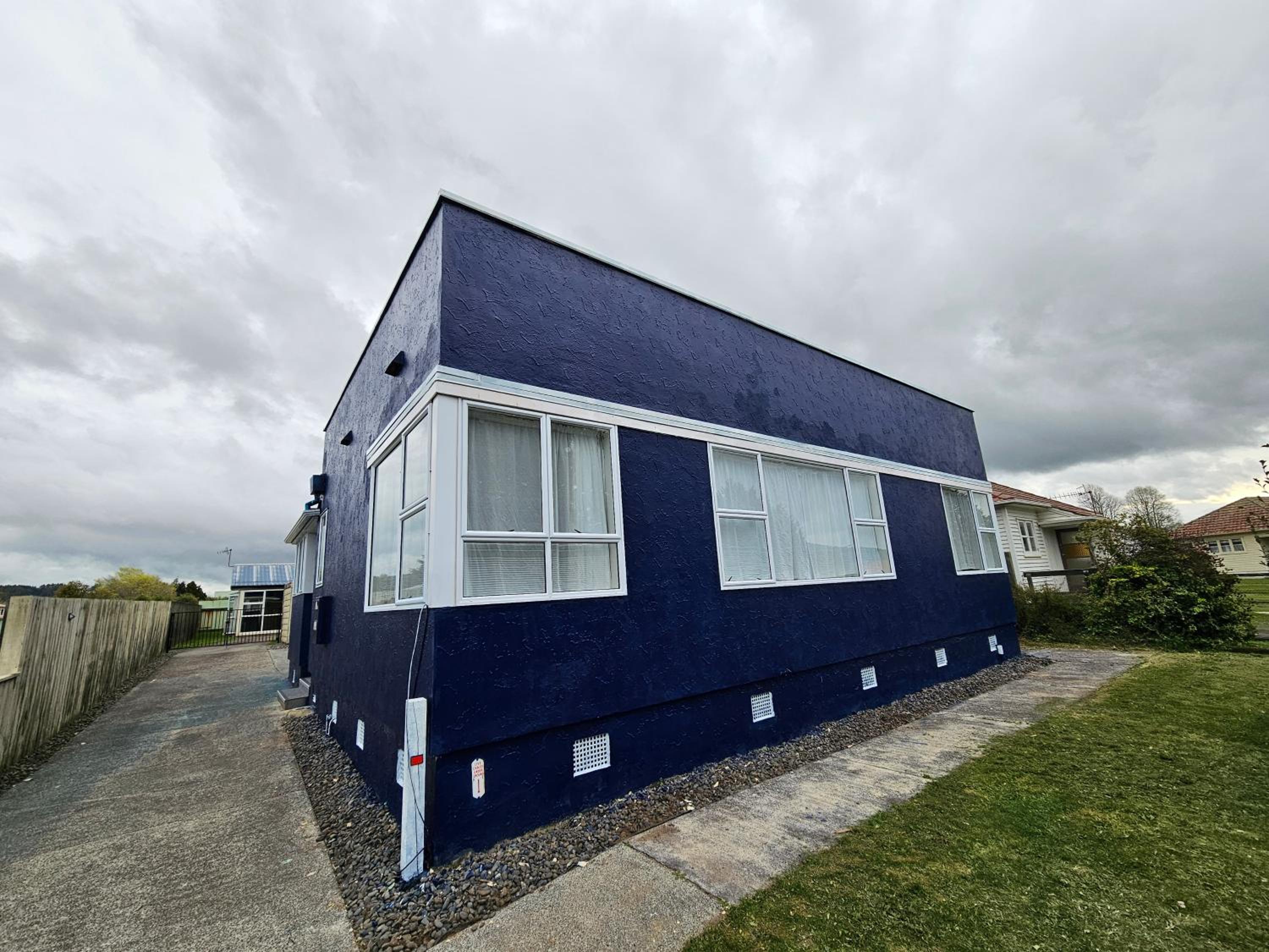 Pukeko Nest Your Kiwi Home in Central Rotorua view 2