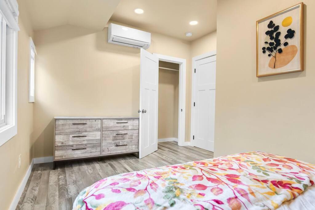 Central Urban Comfort Home view 4