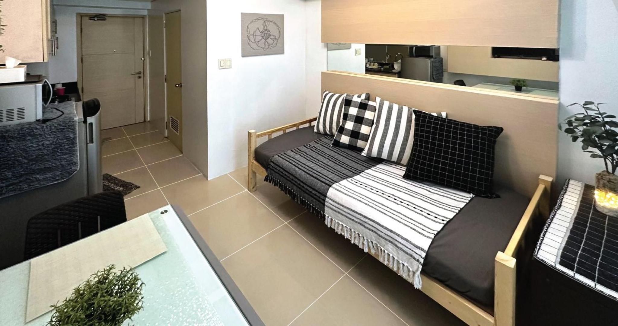 South Pad Staycation Sea Residences SM Mall of Asia Tower A, B and E view 4