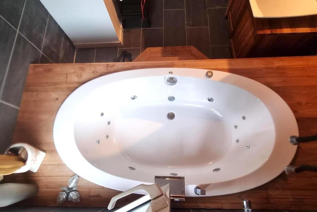 Appartement de luxe central, avec jacuzzi view 5