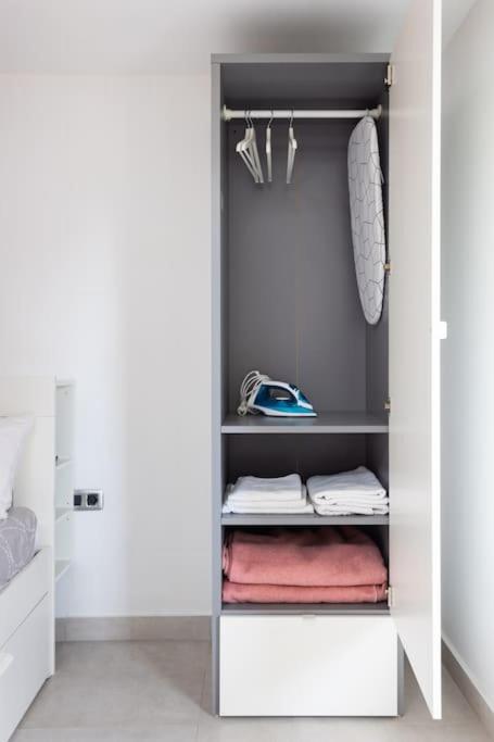 Bonito estudio con balcón