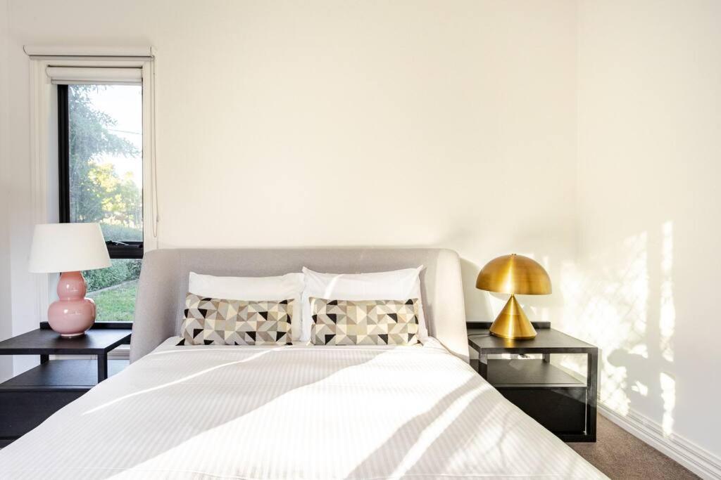 Peaceful and Spacious Modern Chadstone Home
