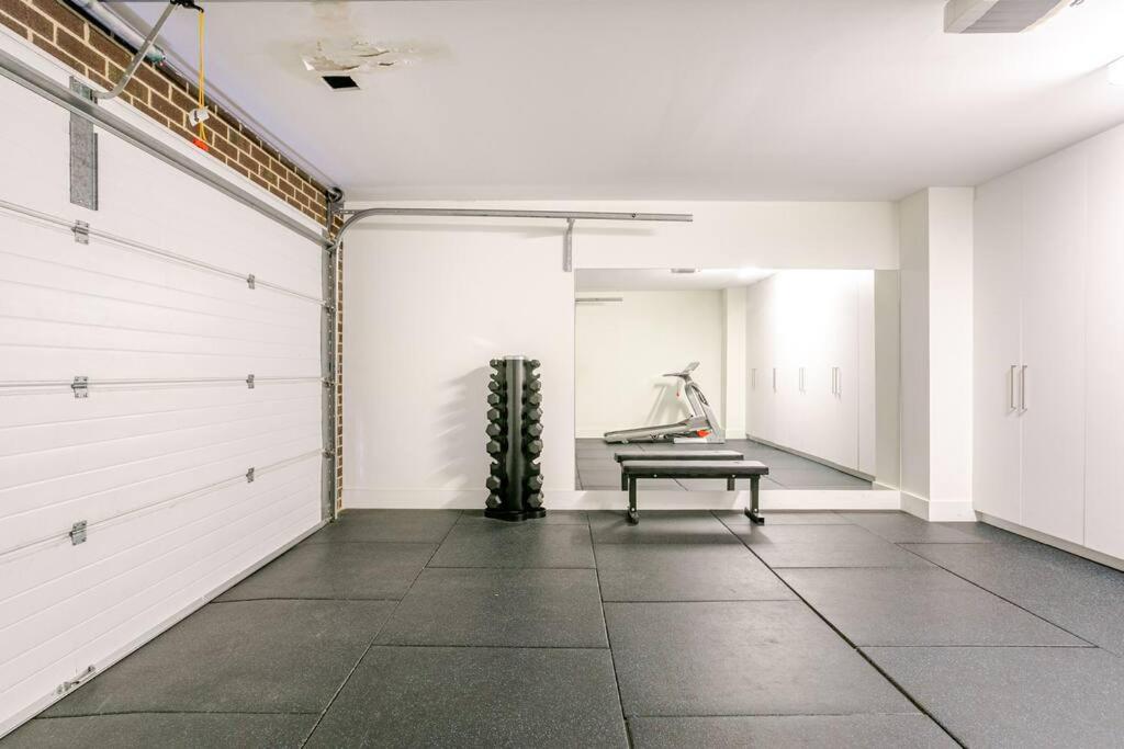 Peaceful and Spacious Modern Chadstone Home