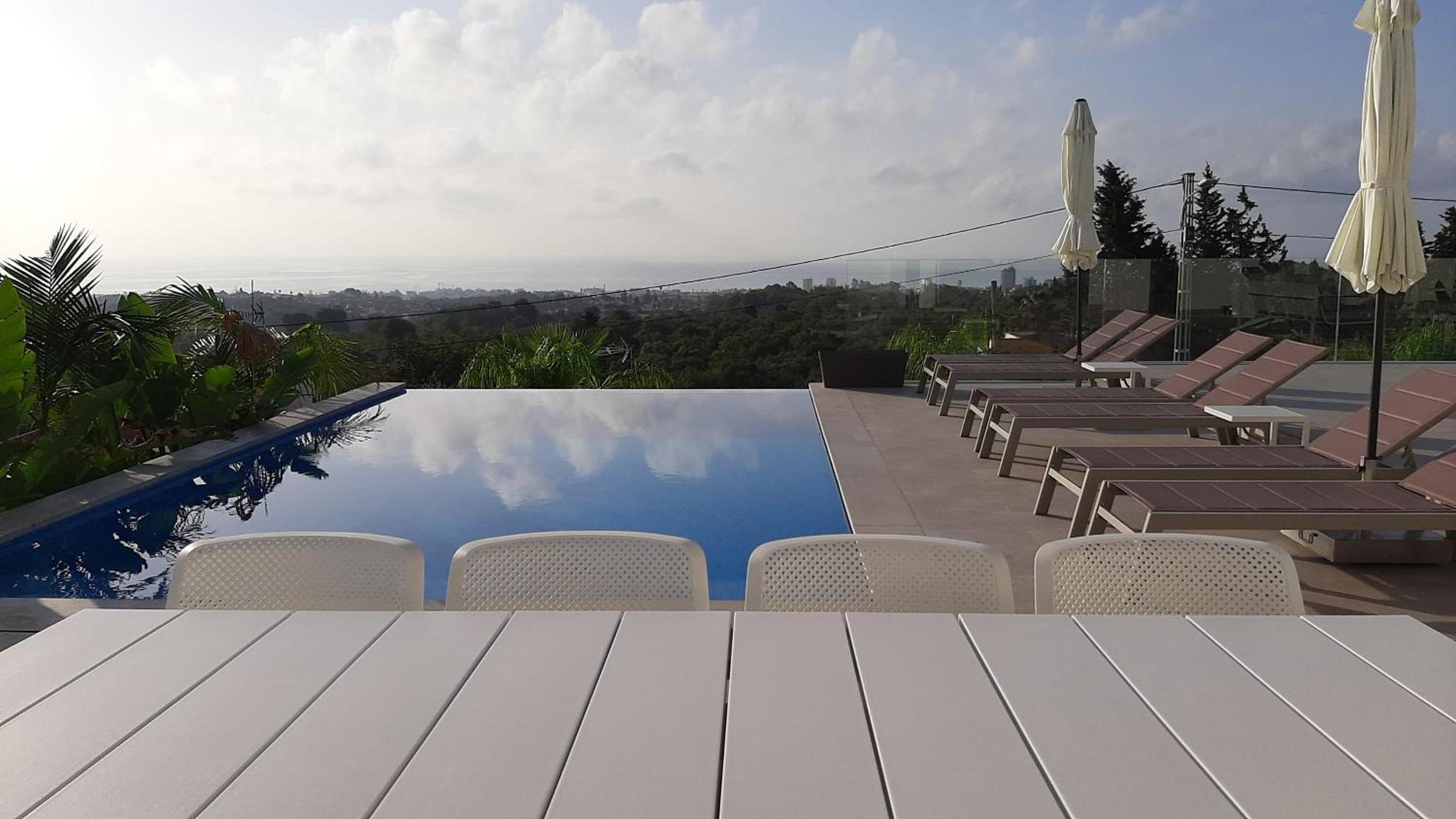 Happyplace Malaga - Villa with Panoramic Sea View Heated Infinity Saltwater Pool