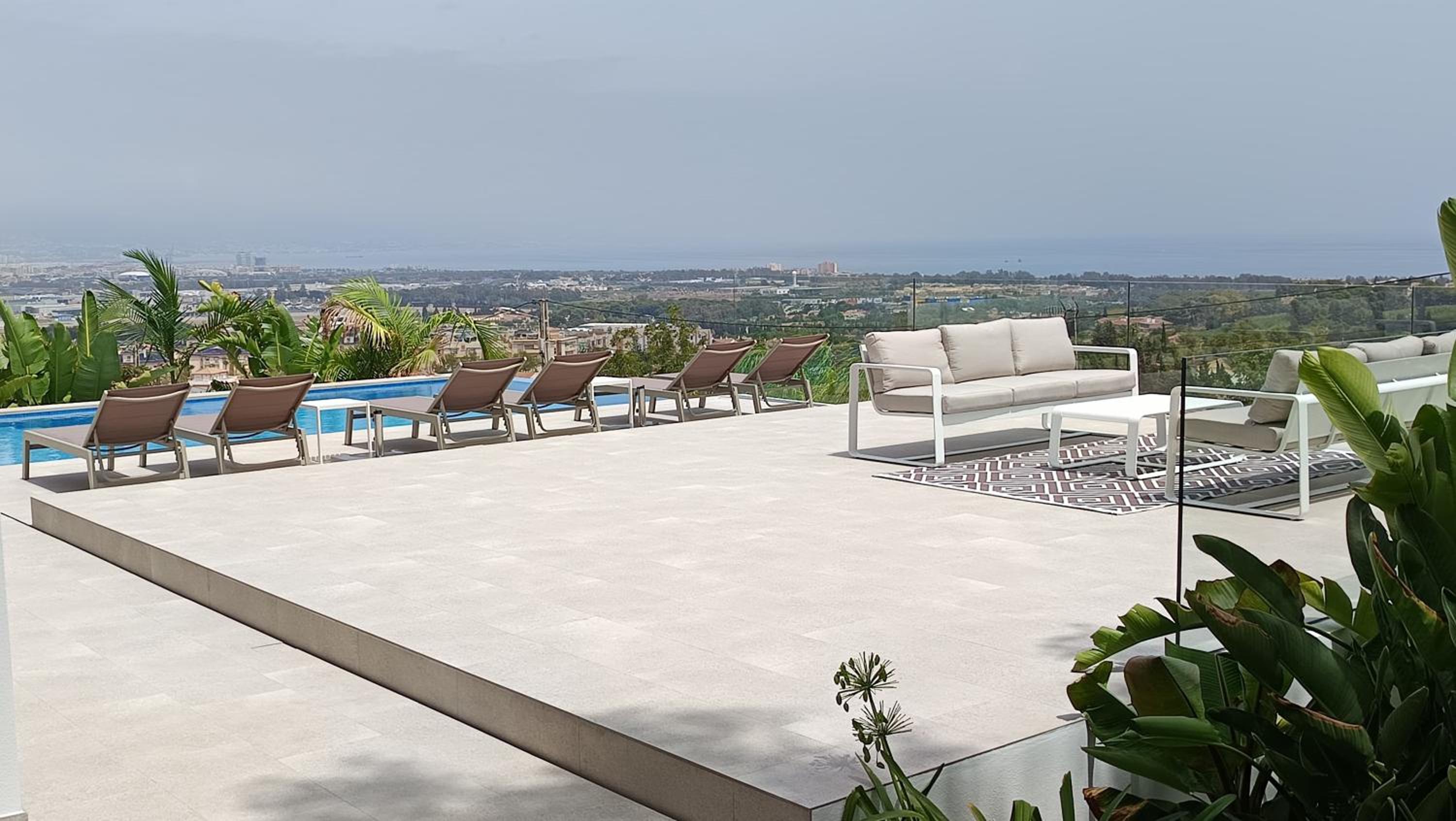 Happyplace Malaga - Villa with Panoramic Sea View Heated Infinity Saltwater Pool