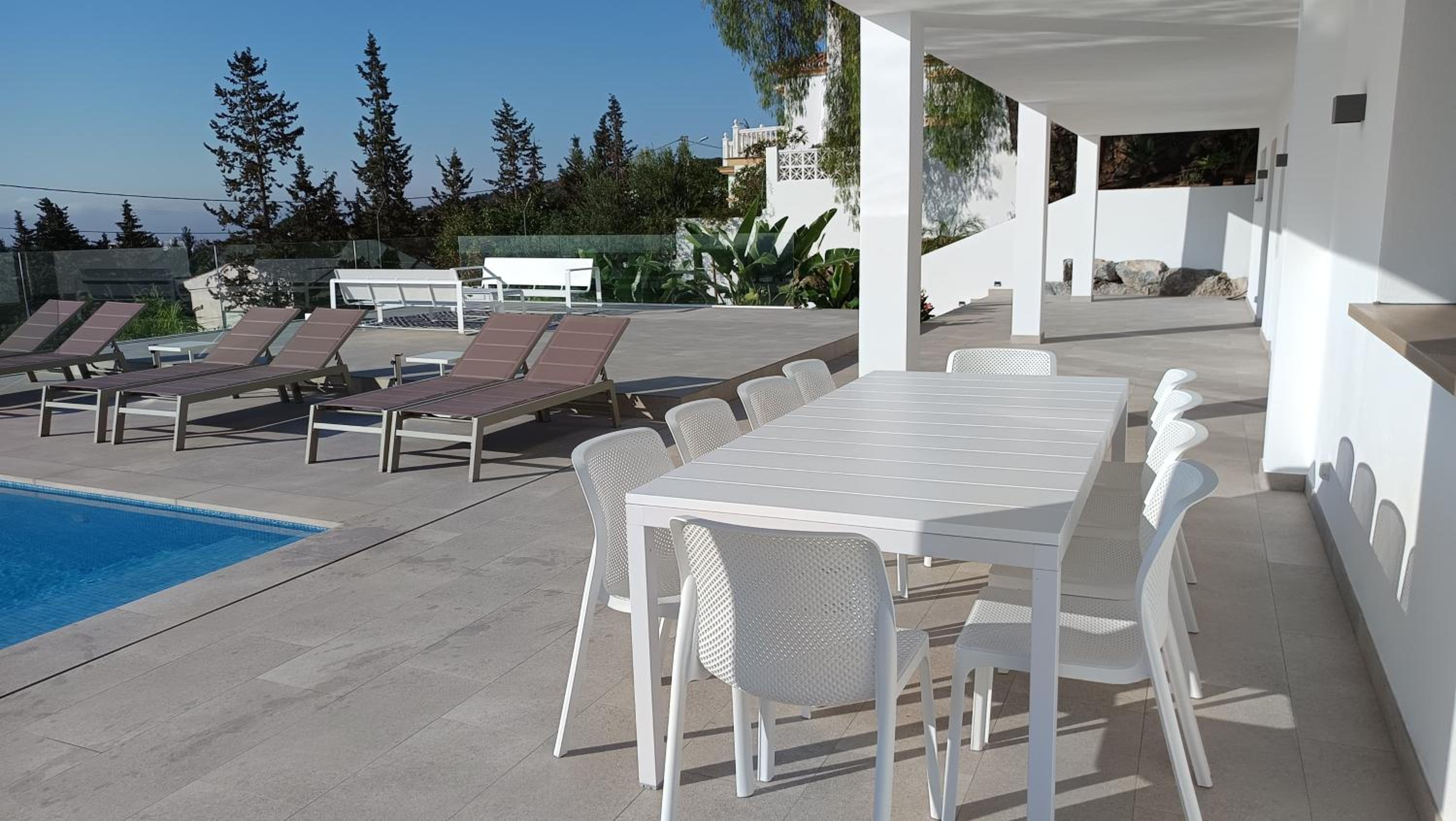 Happyplace Malaga - Villa with Panoramic Sea View Heated Infinity Saltwater Pool
