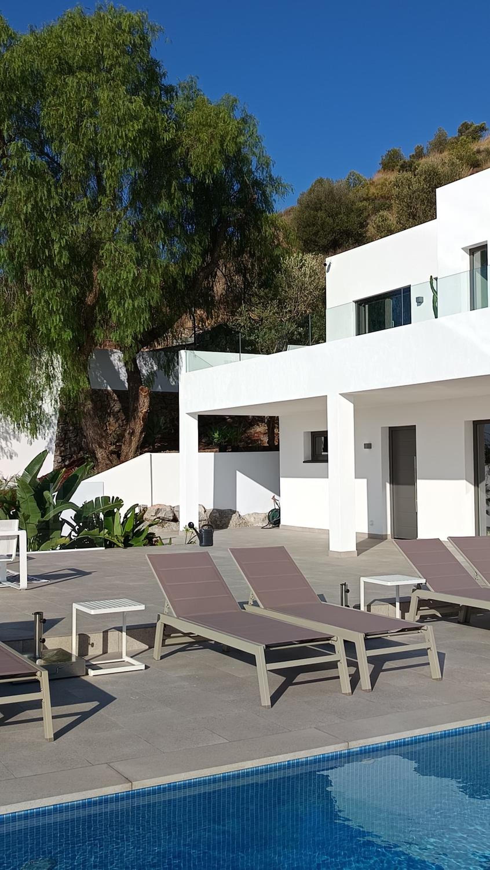 Happyplace Malaga - Villa with Panoramic Sea View Heated Infinity Saltwater Pool