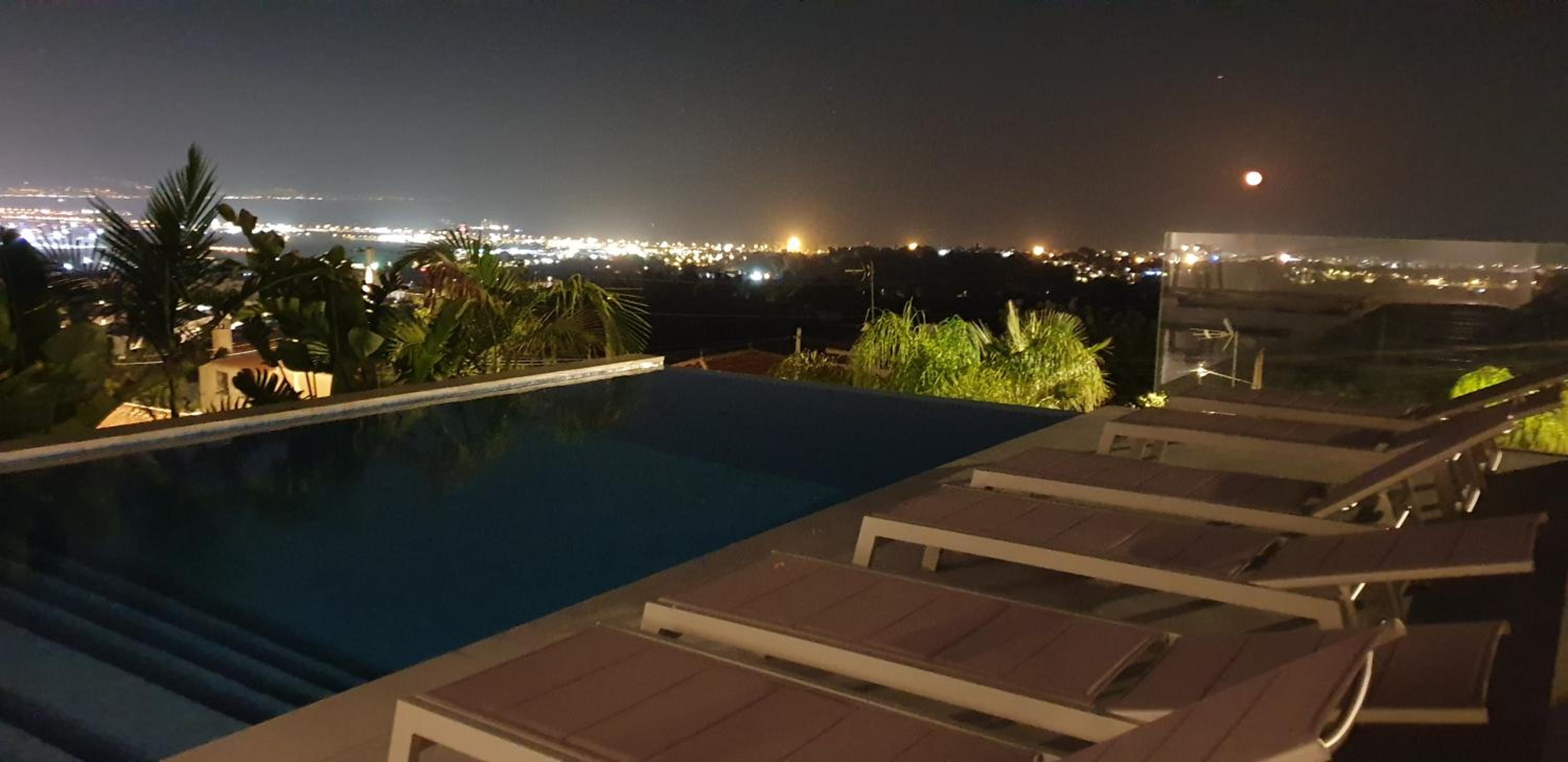 Happyplace Malaga - Villa with Panoramic Sea View Heated Infinity Saltwater Pool