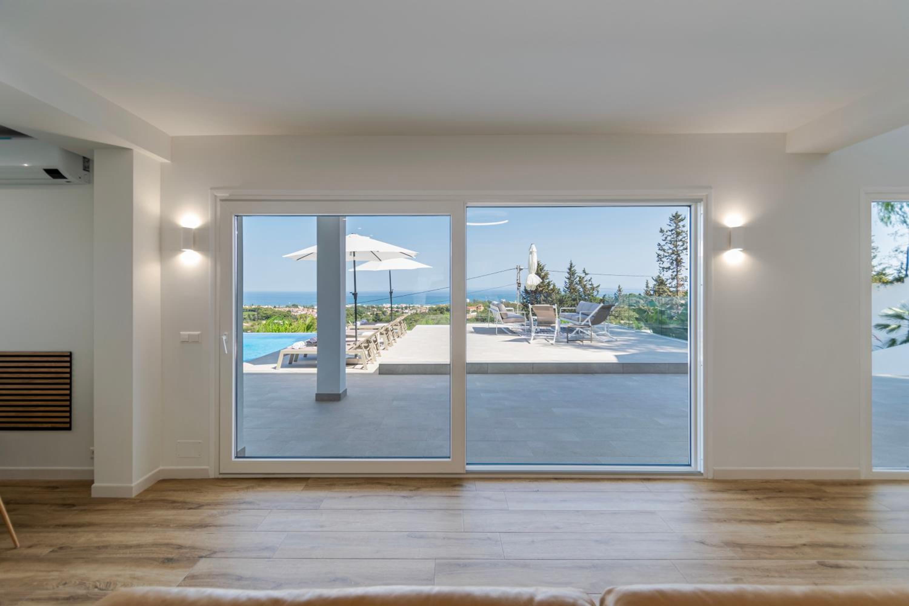 Happyplace Malaga - Villa with Panoramic Sea View Heated Infinity Saltwater Pool