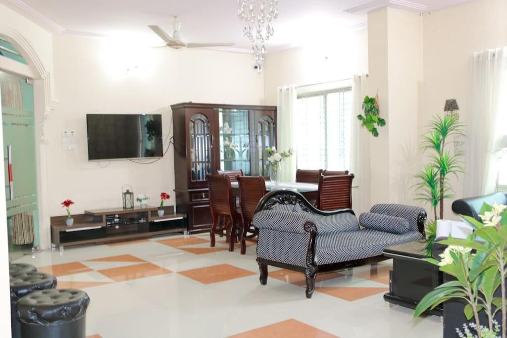 Luxury Apartment Merul Badda