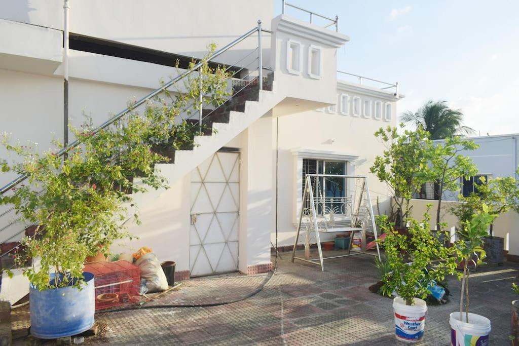 Luxury Apartment Merul Badda