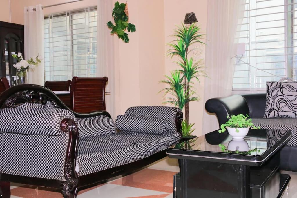 Luxury Apartment Merul Badda