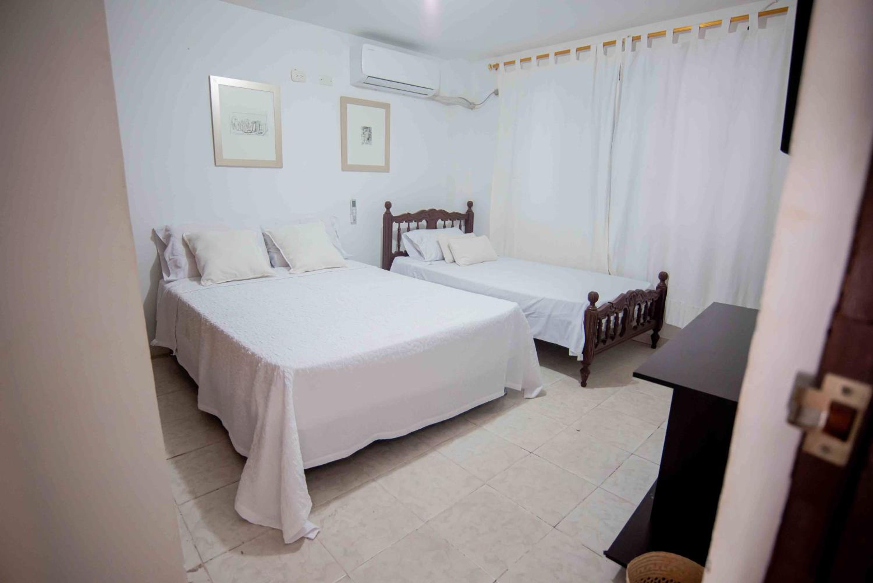 Casa Nora casa amplia con aire acondicionado para familias y grupos WiFi y parking cubierto