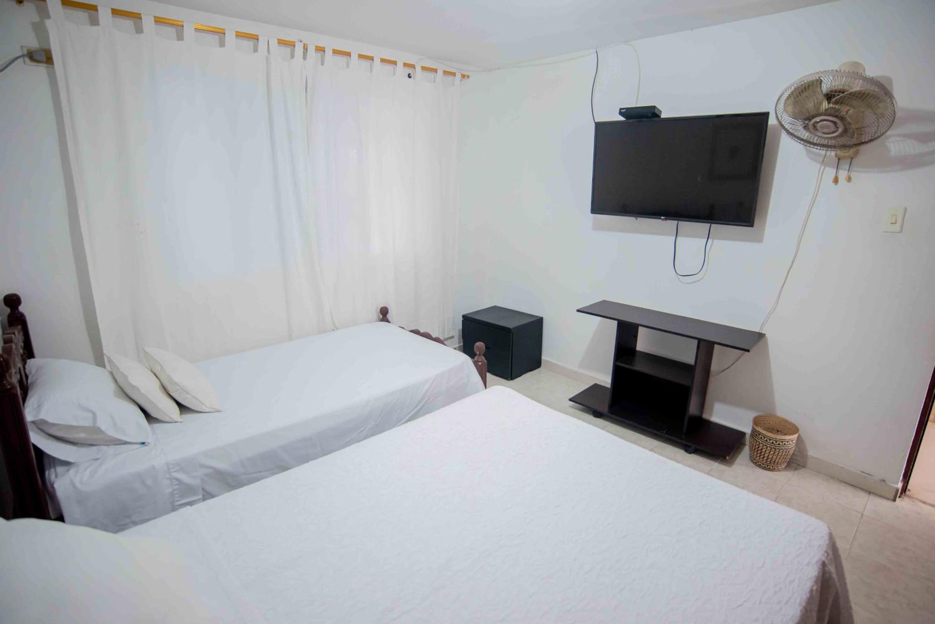 Casa Nora casa amplia con aire acondicionado para familias y grupos WiFi y parking cubierto