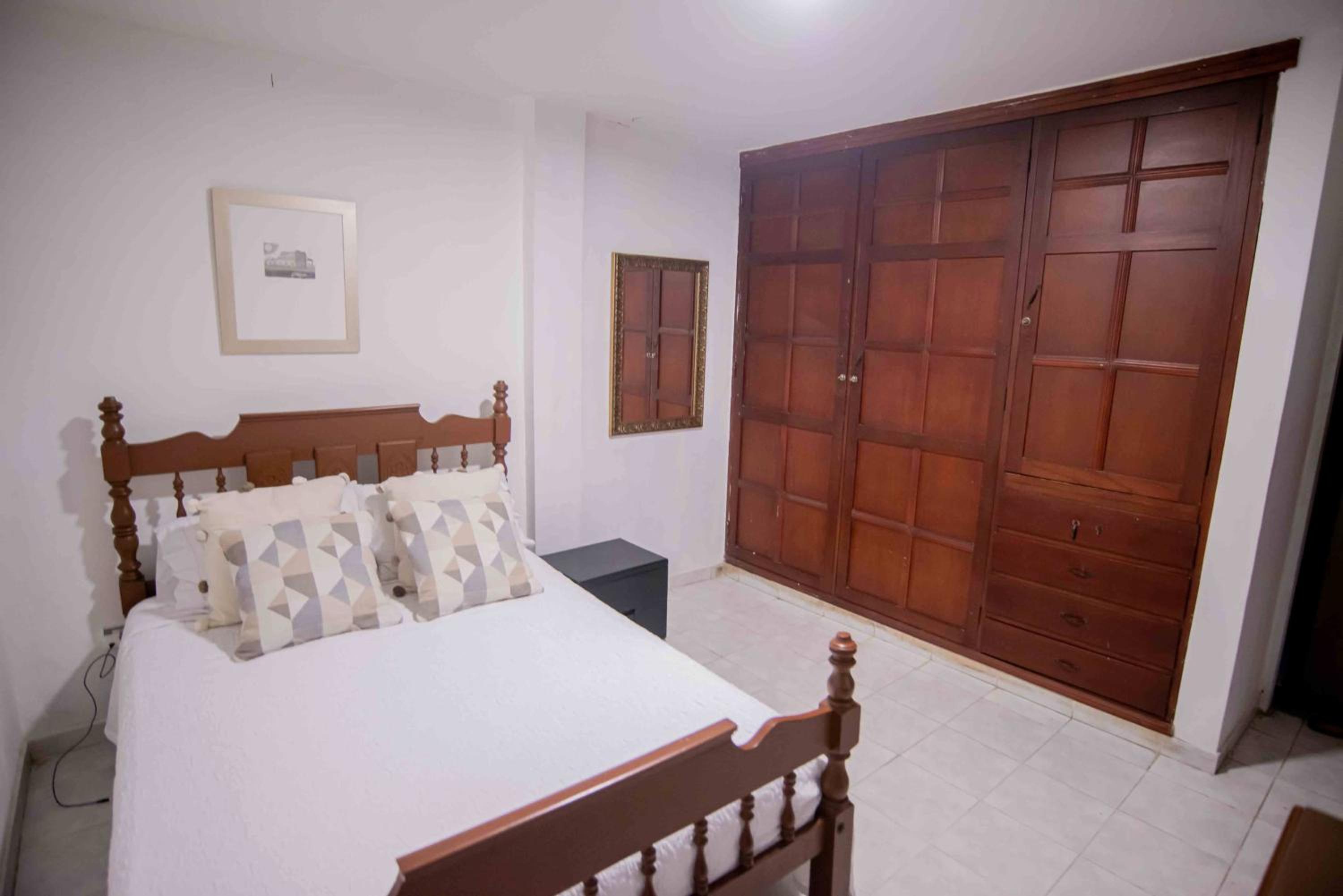 Casa Nora casa amplia con aire acondicionado para familias y grupos WiFi y parking cubierto