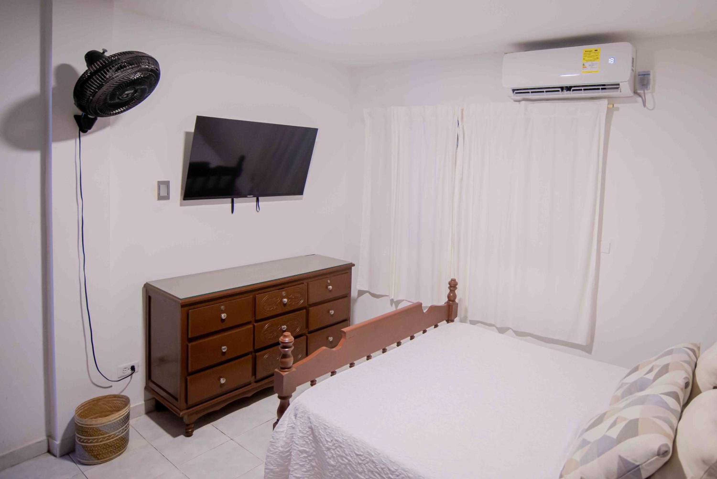 Casa Nora casa amplia con aire acondicionado para familias y grupos WiFi y parking cubierto