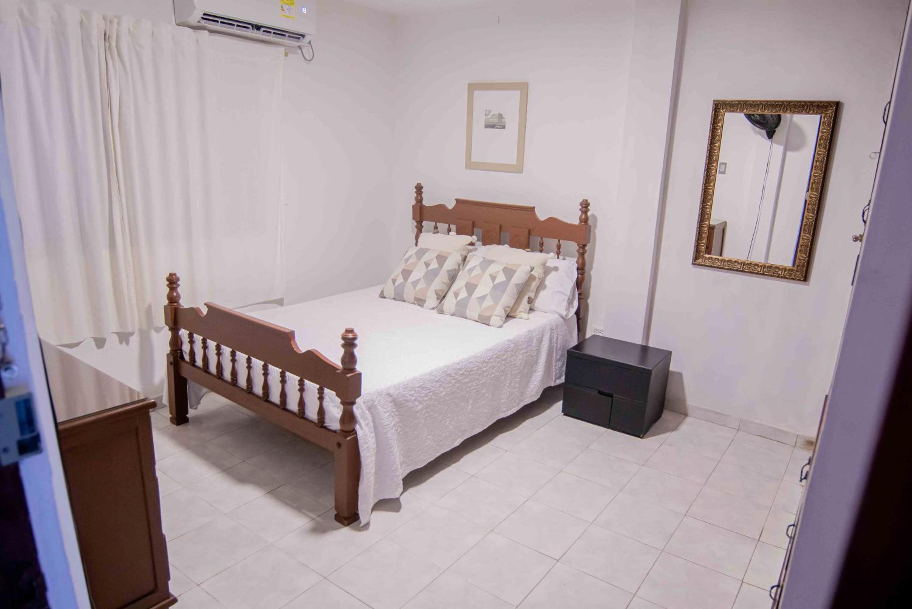 Casa Nora casa amplia con aire acondicionado para familias y grupos WiFi y parking cubierto