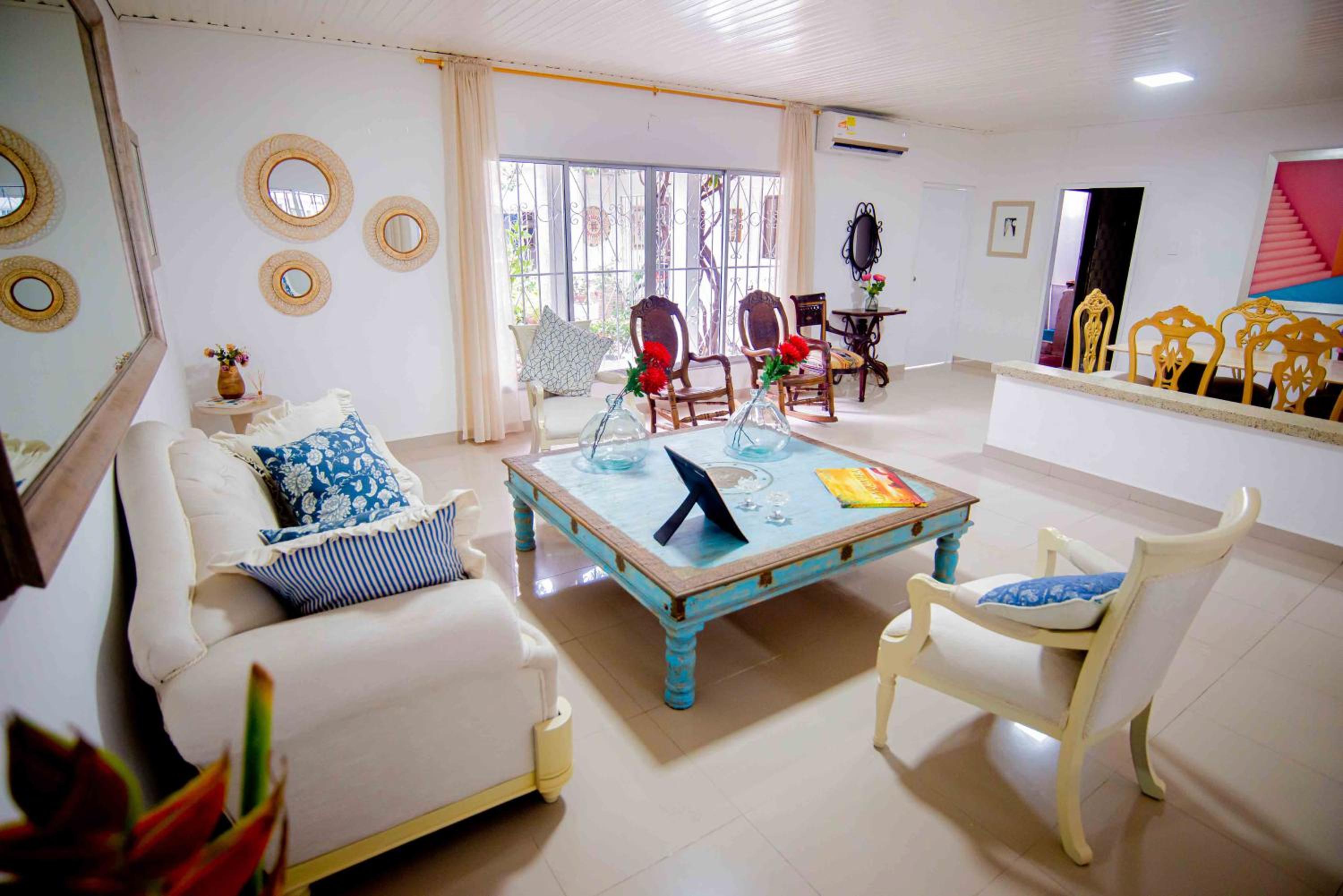 Casa Nora casa amplia con aire acondicionado para familias y grupos WiFi y parking cubierto