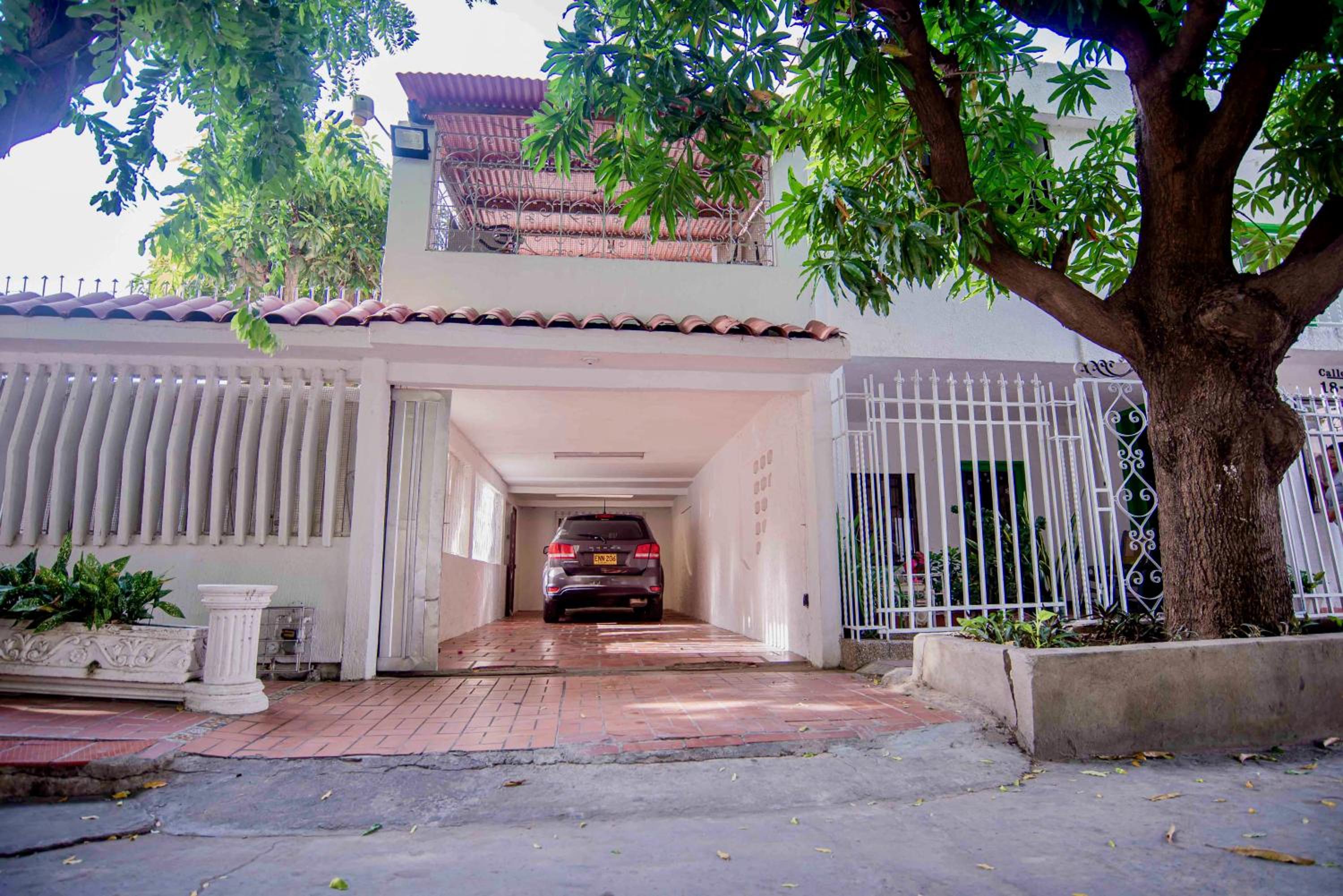 Casa Nora casa amplia con aire acondicionado para familias y grupos WiFi y parking cubierto