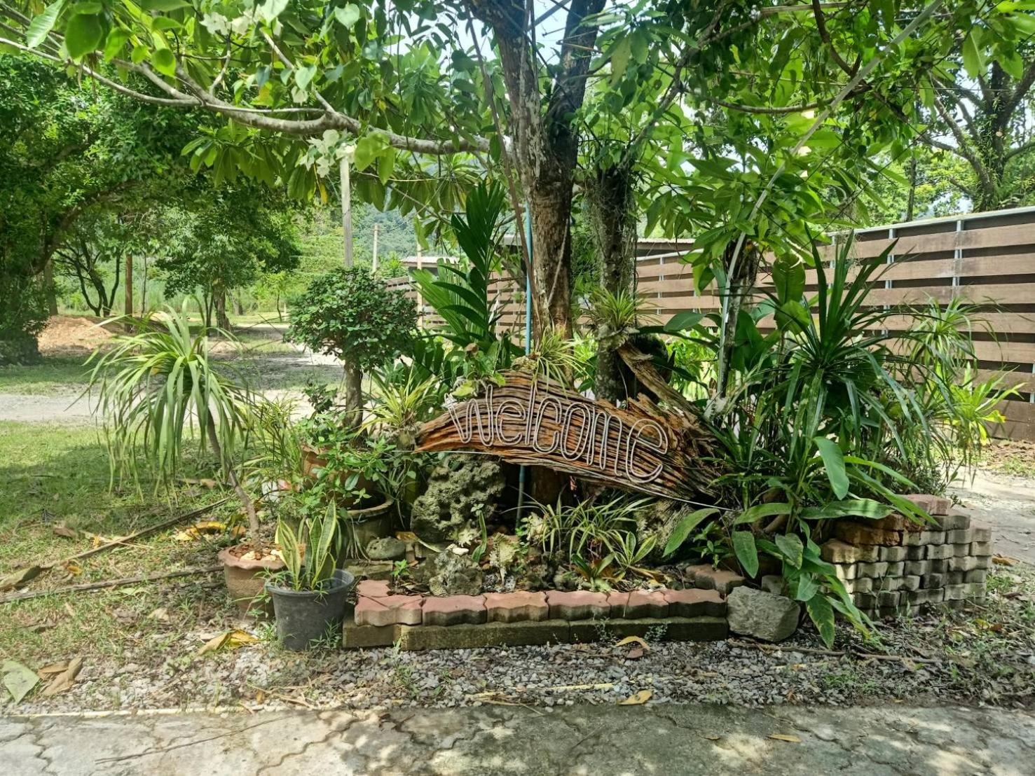 Lanta Buddy Resort , Long Beach