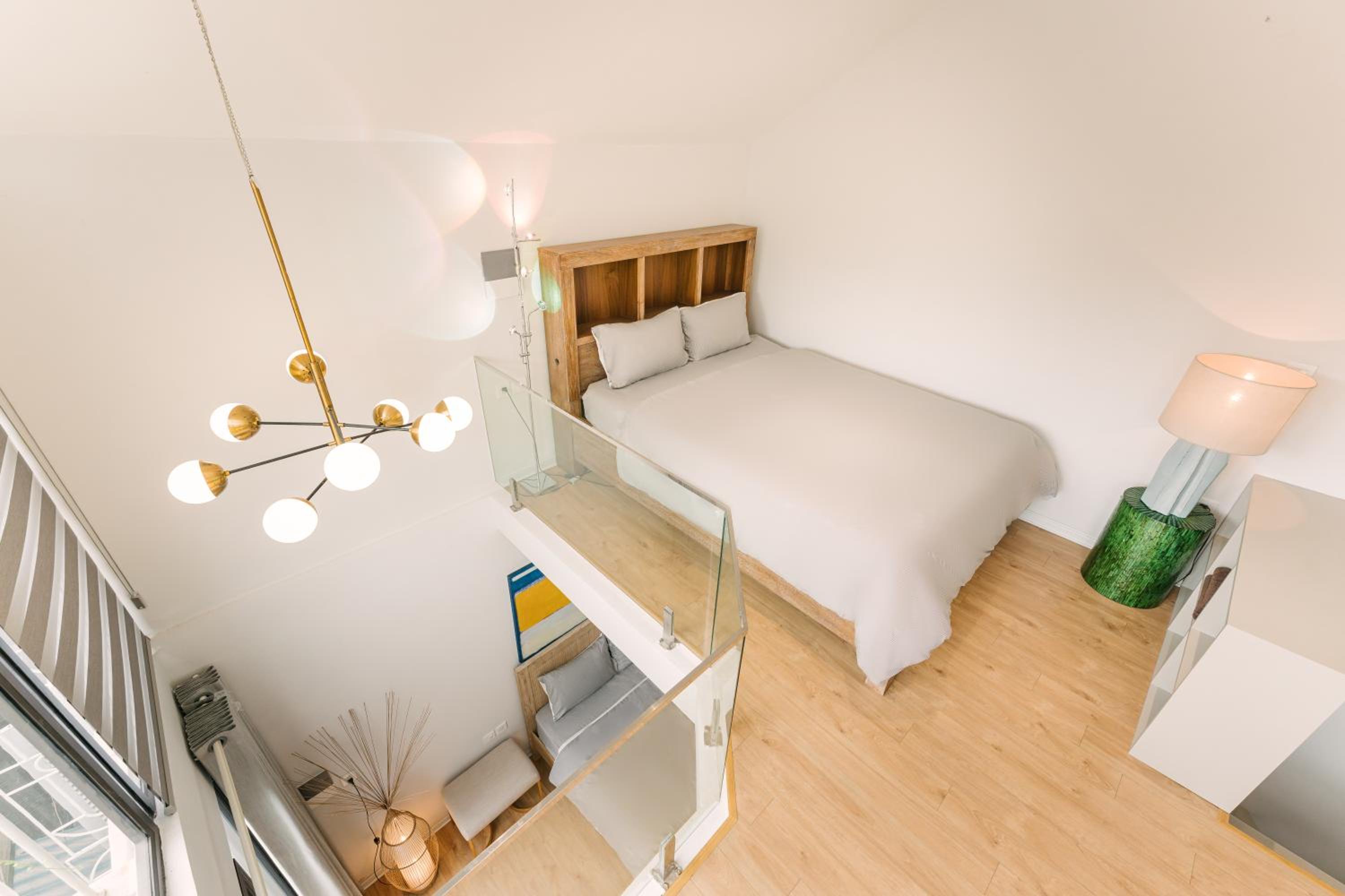 Central Modern Apt Big Group
