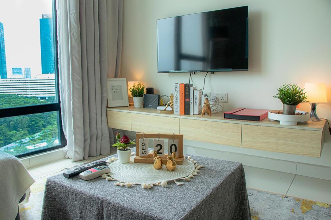 Mosaic Residence Mid Valley South Key BY R9 Homestay
